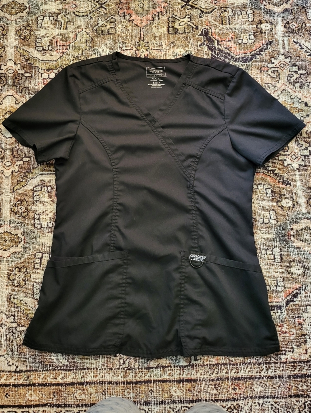 Cherokee Workwear Pre-Owned Black Women's Scrub Top Small